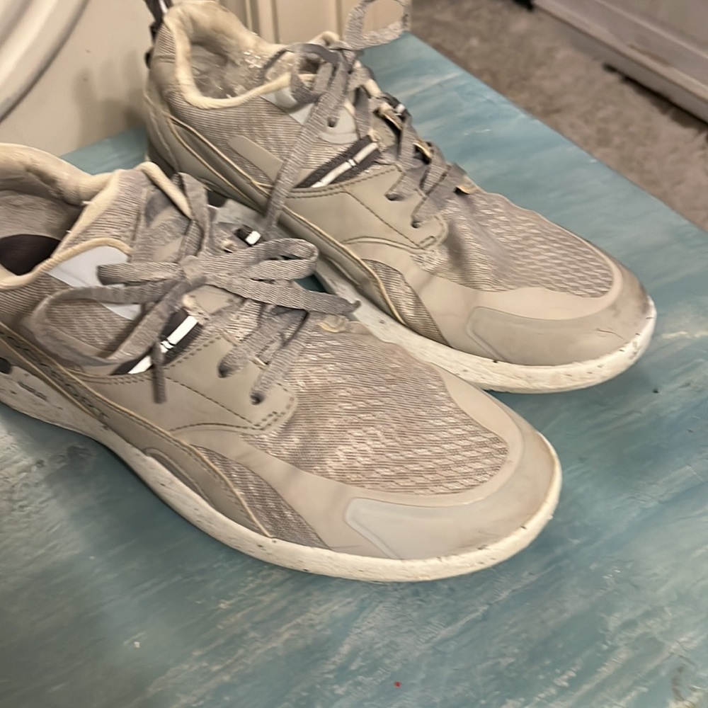 Rockport Athletic shoe- Gently worn Size 8.5